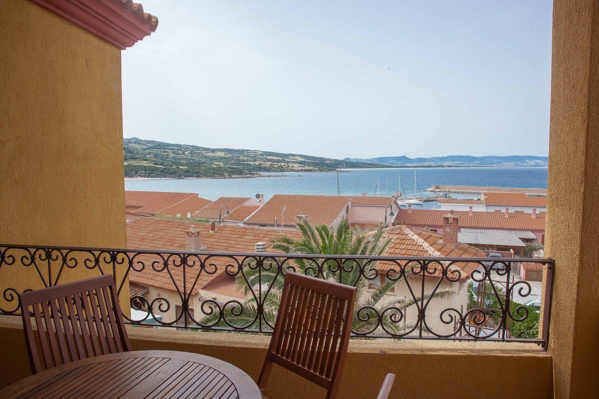 Air Borgo Della Torre Apart otel Isola Rossa Dış mekan fotoğraf